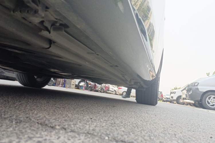 Used Mercedes-Benz E-Class 2019 Restyled E 300 L Luxury Edition Chassis Front Left