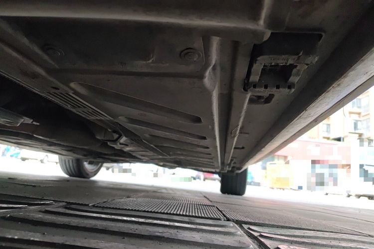 Used Mercedes-Benz E-Class 2019 E 300 L Sporty and Stylish Model Chassis Front Left