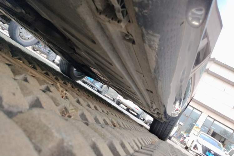 Used Mercedes-Benz E-Class 2019 E 200 L Chassis Front Left