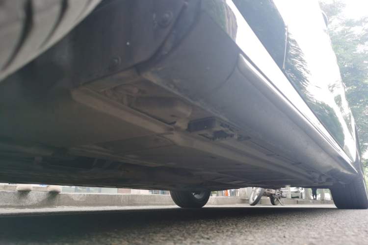 Used Mercedes-Benz E-Class 2019 Restyled E 300 L Sporty and Stylish Edition Chassis Front Left