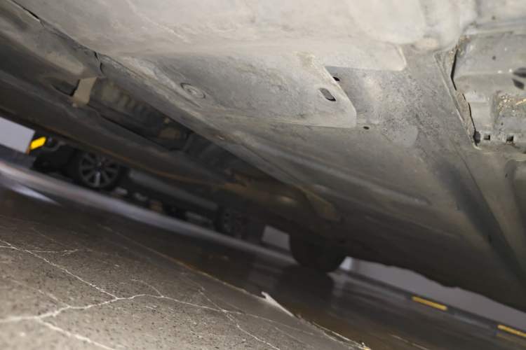 Used Mercedes-Benz E-Class 2019 E 200 L Chassis Front Left