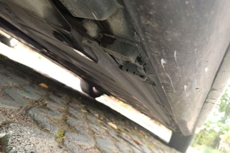 Used Mercedes-Benz E-Class 2019 E 300 L Sporty and Stylish Model Chassis Front Left