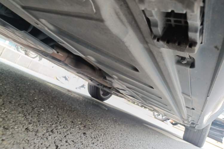 Used Mercedes-Benz E-Class 2019 E 300 L Luxury Model Chassis Front Left