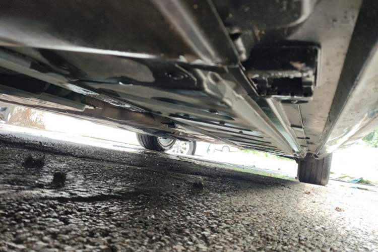 Used Mercedes-Benz E-Class 2019 Restyled E 300 L Sport Luxury Edition Chassis Front Left
