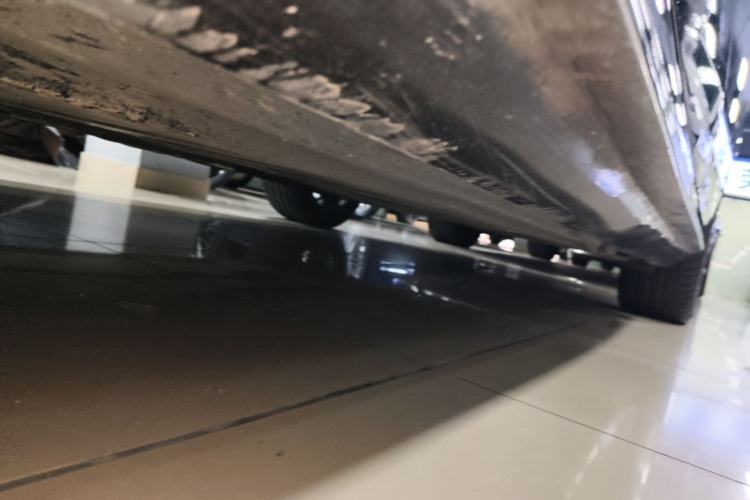 Used Mercedes-Benz E-Class 2019 E 300 L Sporty and Stylish Model Chassis Front Left