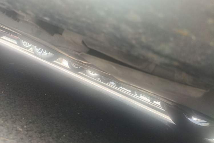 Used Mercedes-Benz E-Class 2019 E 300 L Sporty and Stylish Model Chassis Front Right