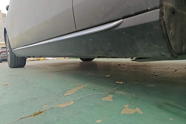 Used Mercedes-Benz E-Class 2019 E 200 L Chassis Front Right