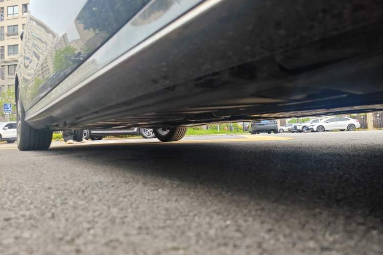 Used Mercedes-Benz E-Class 2019 Restyled E 300 L Sporty and Stylish Edition Chassis Front Right