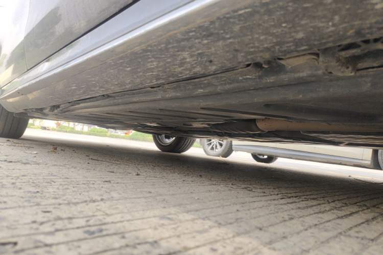 Used Mercedes-Benz E-Class 2019 E 300 L Sporty and Stylish Model Chassis Front Right