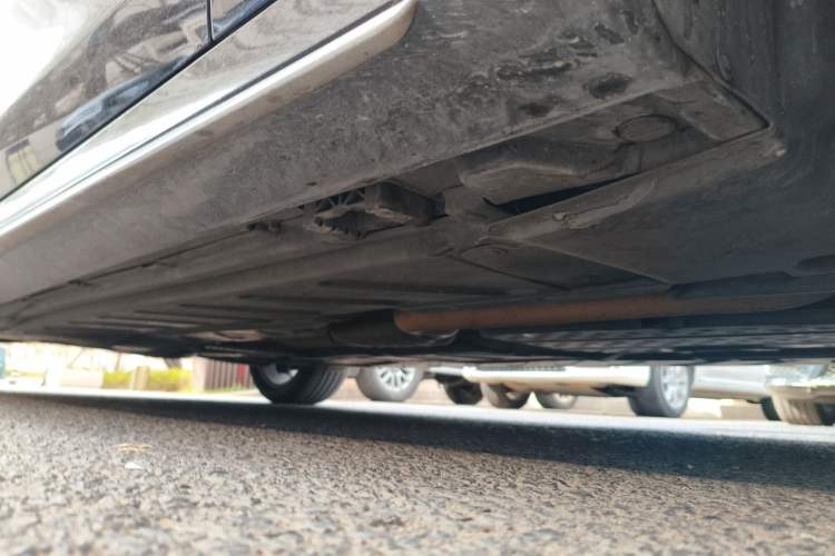 Used Mercedes-Benz E-Class 2019 E 300 L Sporty and Stylish Model Chassis Front Right