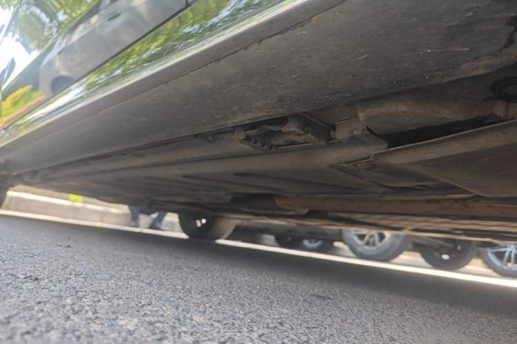 Used Mercedes-Benz E-Class 2019 E 300 L Sporty and Stylish Model Chassis Front Right