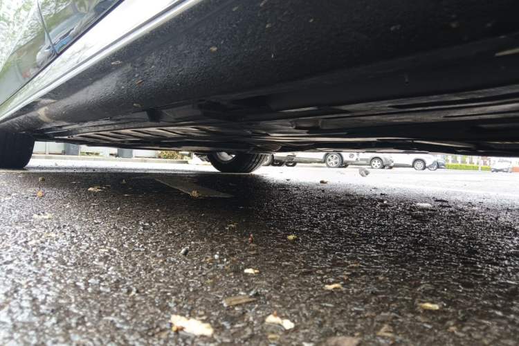 Used Mercedes-Benz E-Class 2019 E 300 L Sporty and Stylish Model Chassis Rear Left