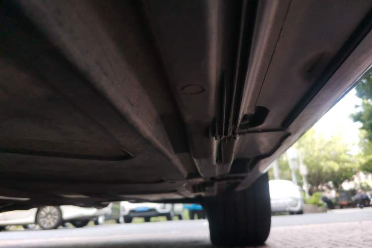 Used Mercedes-Benz E-Class 2019 E 200 L Chassis Rear Left