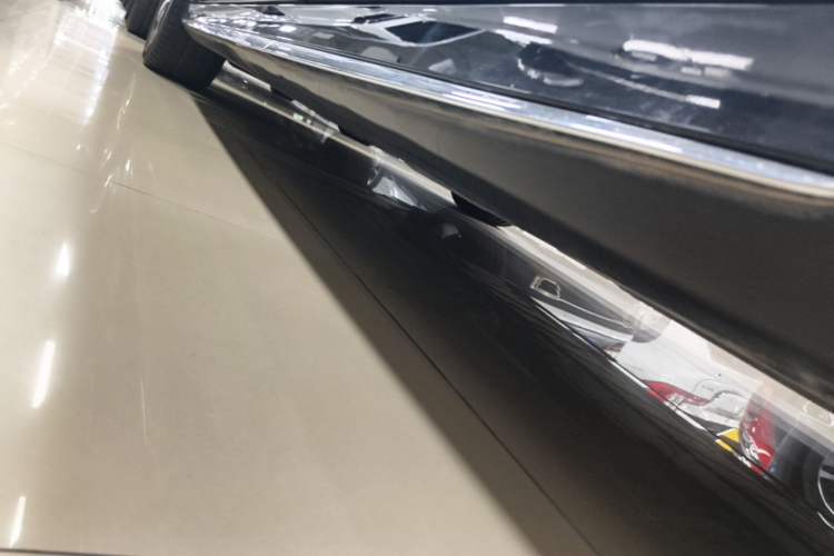 Used Mercedes-Benz E-Class 2019 E 300 L Sporty and Stylish Model Chassis Rear Left