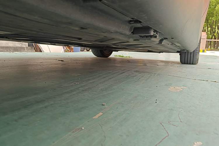 Used Mercedes-Benz E-Class 2019 E 200 L Chassis Rear Right