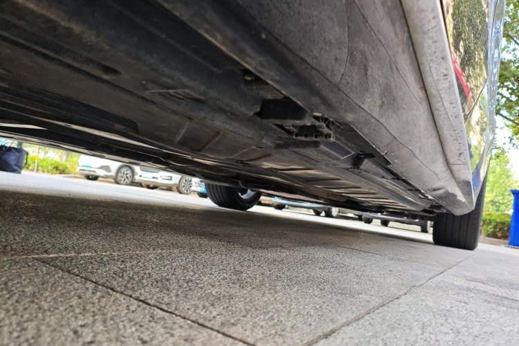 Used Mercedes-Benz E-Class 2019 E 260 L Sport 4MATIC Chassis Rear Right