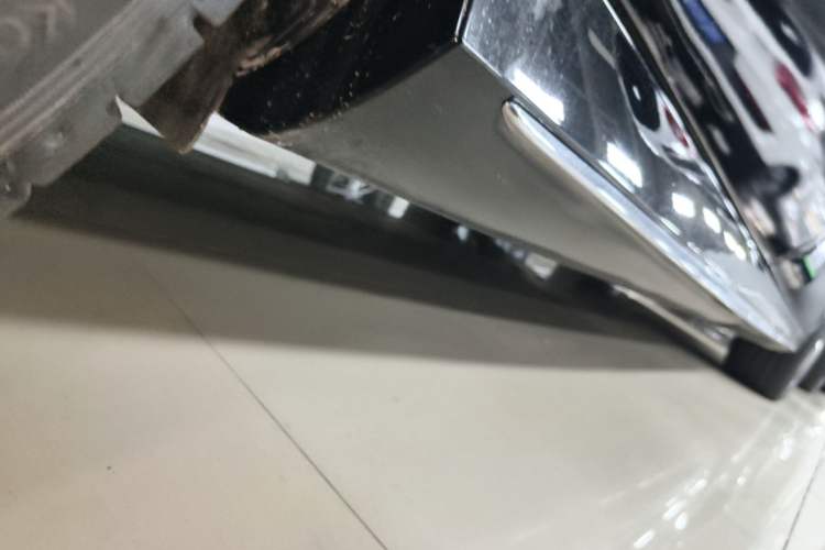 Used Mercedes-Benz E-Class 2019 E 300 L Sporty and Stylish Model Chassis Rear Right