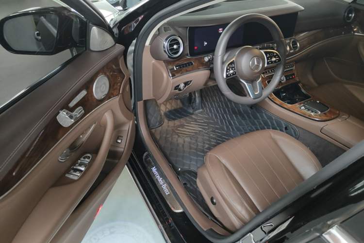 Used Mercedes-Benz E-Class 2019 Facelifted E 300 L Stylish Version Driver Seat