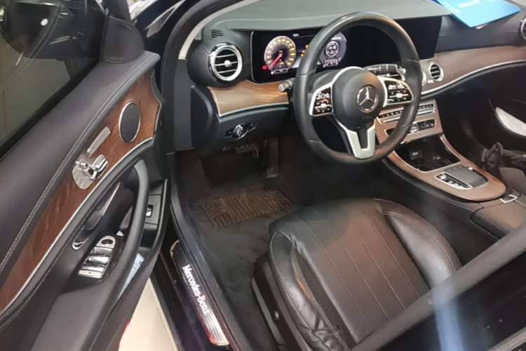 Used Mercedes-Benz E-Class 2019 Facelifted E 300 L Stylish Version Driver Seat