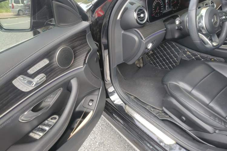 Used Mercedes-Benz E-Class 2019 Restyled E 300 L Sporty and Stylish Edition Driver Seat