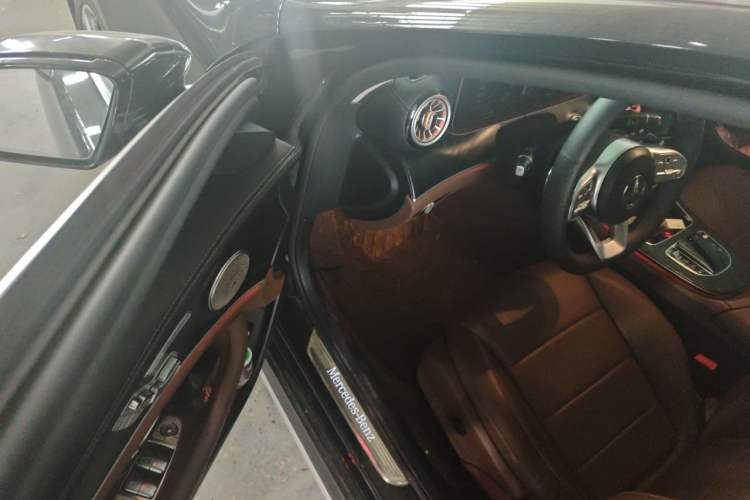 Used Mercedes-Benz E-Class 2019 E 300 L Sport Luxury Edition Driver Seat