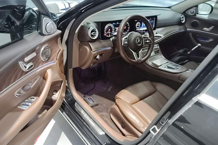 Used Mercedes-Benz E-Class 2019 E 200 L Driver Seat