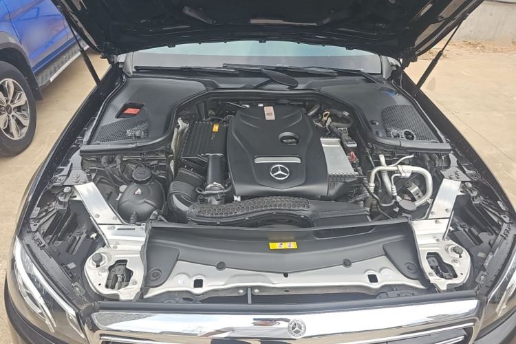 Used Mercedes-Benz E-Class 2019 E 200 L Engine Bay