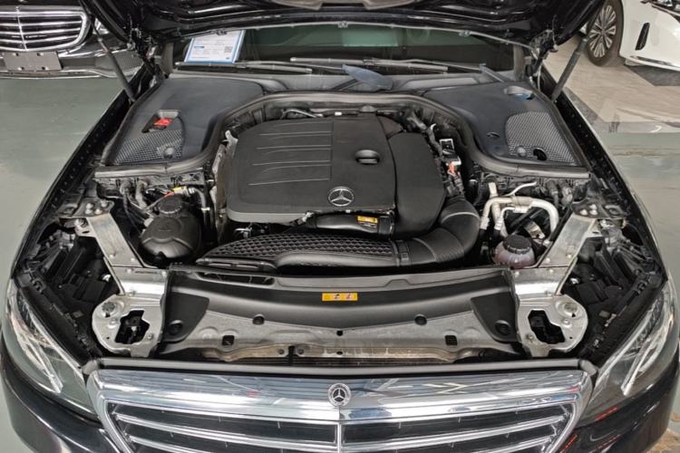 Used Mercedes-Benz E-Class 2019 E 260 L Engine Bay