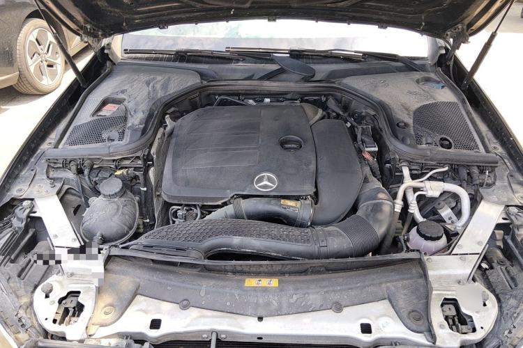 Used Mercedes-Benz E-Class 2019 E 260 L Engine Bay