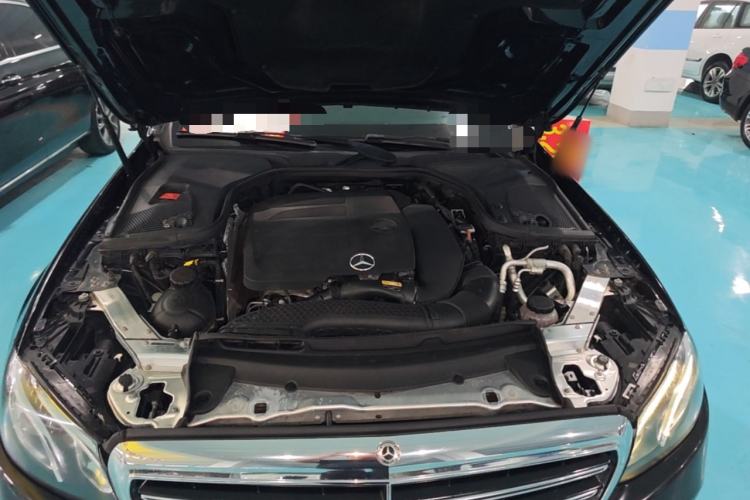 Used Mercedes-Benz E-Class 2019 E 260 L Engine Bay