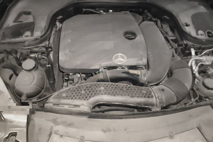 Used Mercedes-Benz E-Class 2019 E 260 L Engine Bay