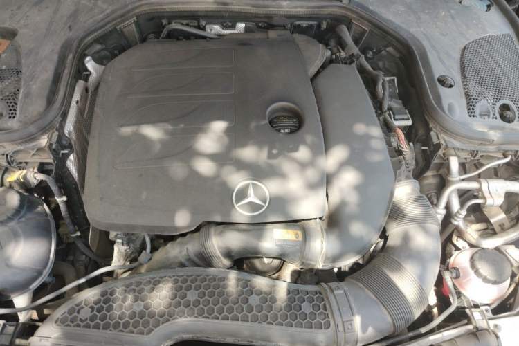 Used Mercedes-Benz E-Class 2019 E 260 L Engine Bay