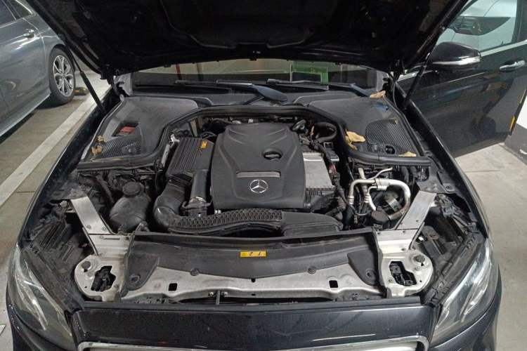 Used Mercedes-Benz E-Class 2019 E 300 L Sport Luxury Edition Engine Bay