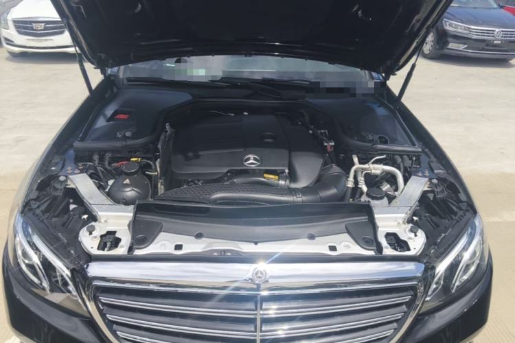 Used Mercedes-Benz E-Class 2019 E 260 L Engine Bay