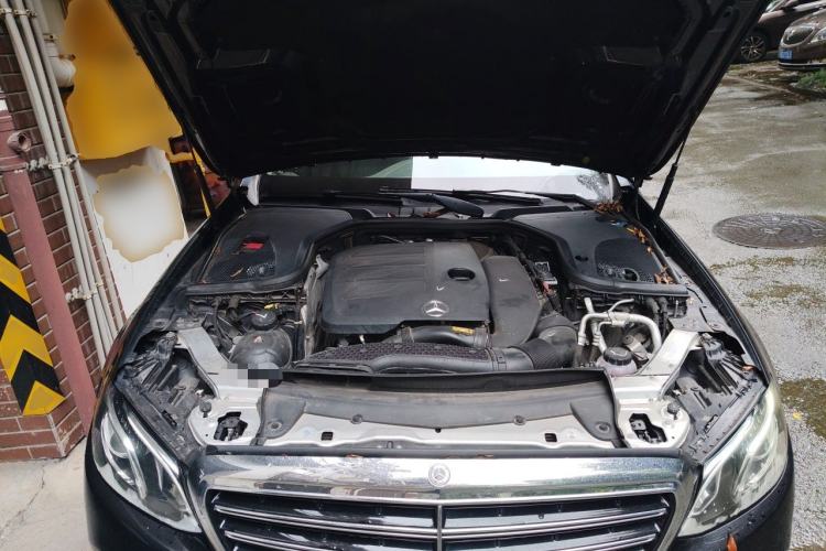 Used Mercedes-Benz E-Class 2019 E 260 L Engine Bay