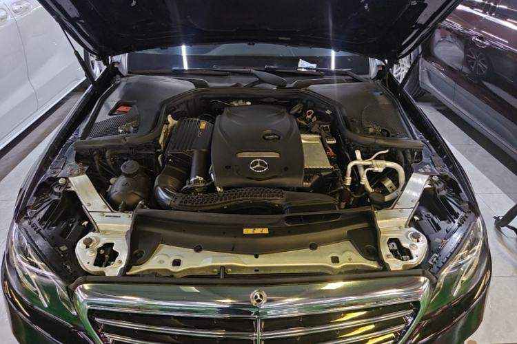 Used Mercedes-Benz E-Class 2019 E 300 L Luxury Model Engine Bay