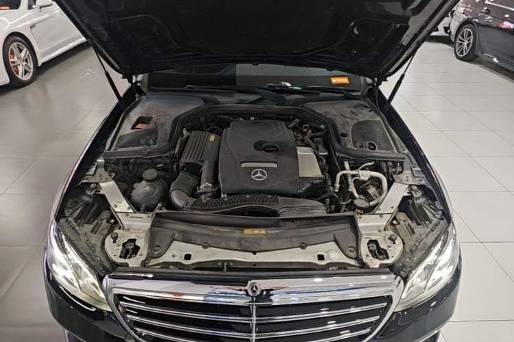 Used Mercedes-Benz E-Class 2019 E 300 L Sport Luxury Edition Engine Bay