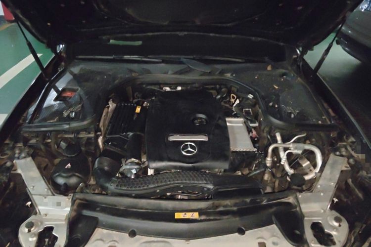 Used Mercedes-Benz E-Class 2019 E 300 L Luxury Model Engine Bay