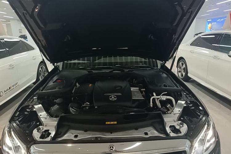 Used Mercedes-Benz E-Class 2019 E 200 L Engine Bay