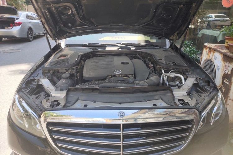 Used Mercedes-Benz E-Class 2019 E 260 L Engine Bay