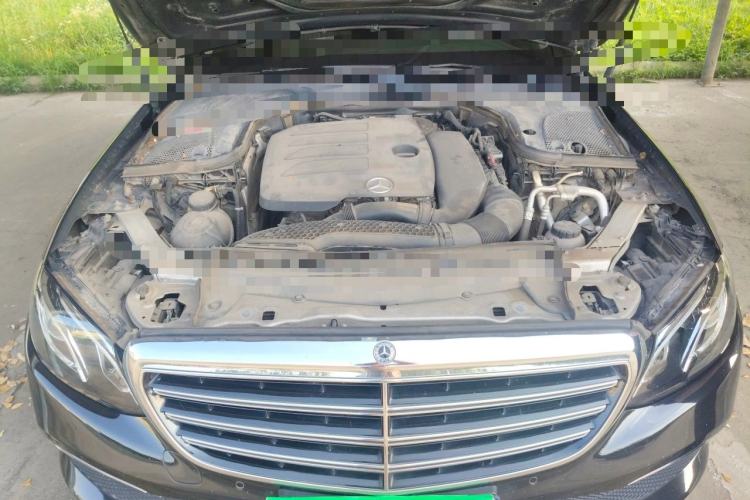 Used Mercedes-Benz E-Class 2019 E 260 L Engine Bay