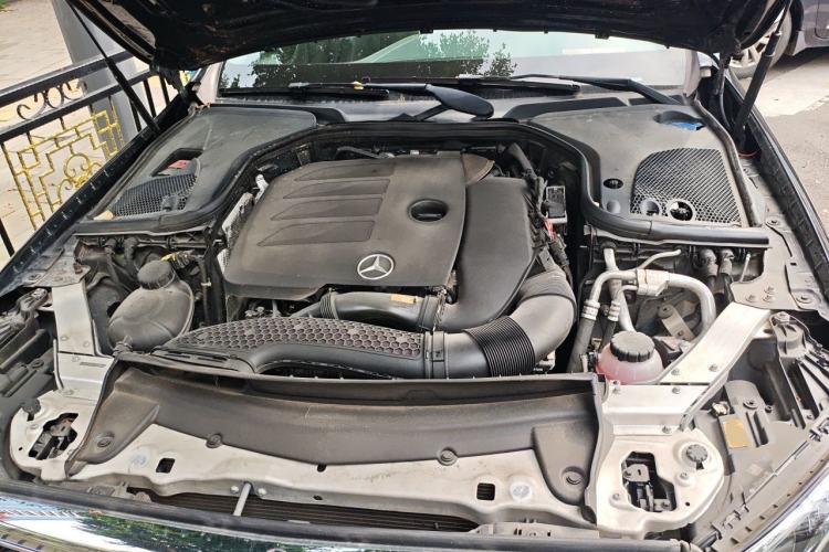 Used Mercedes-Benz E-Class 2019 E 260 L Engine Bay