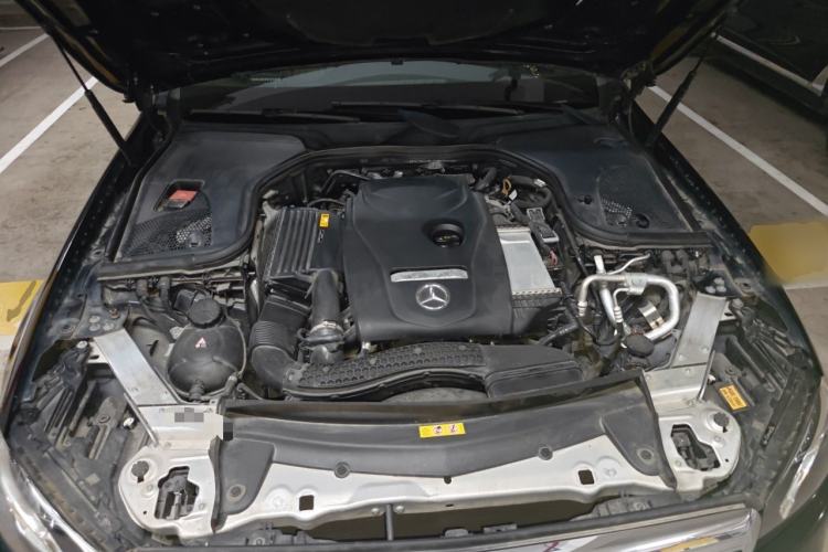 Used Mercedes-Benz E-Class 2019 E 200 L Engine Bay
