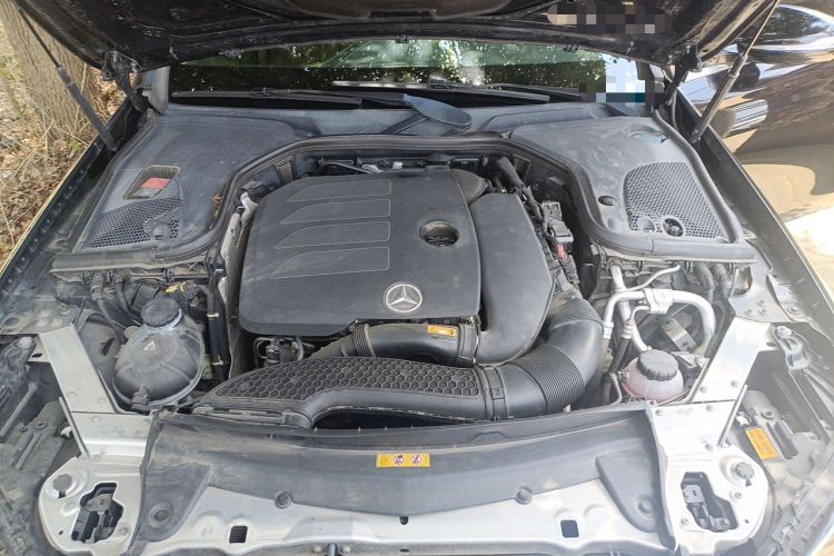 Used Mercedes-Benz E-Class 2019 E 260 L Engine Bay