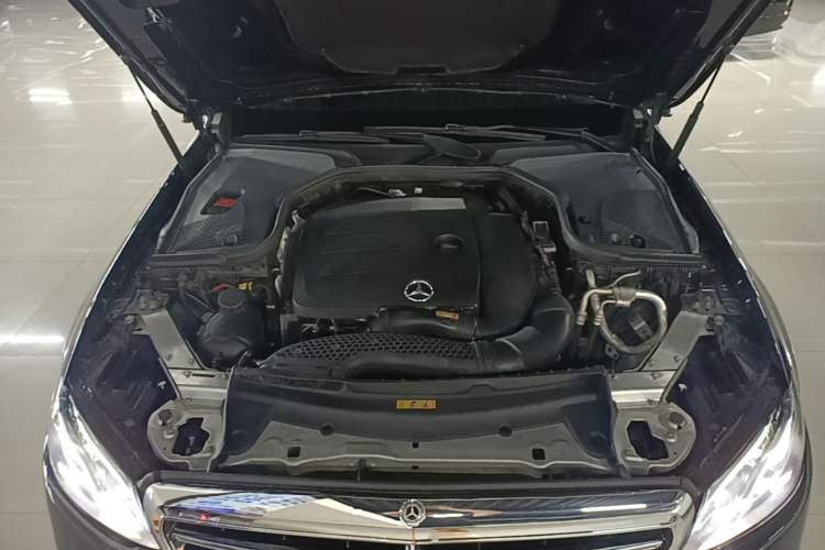 Used Mercedes-Benz E-Class 2019 Restyled E 300 L Luxury Edition Engine Bay