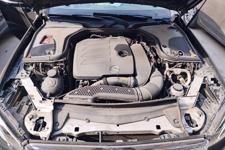 Used Mercedes-Benz E-Class 2019 E 260 L Engine Bay