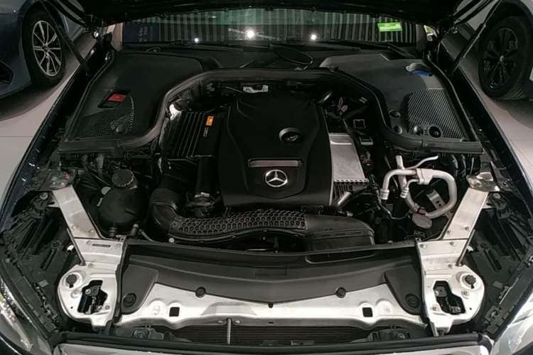 Used Mercedes-Benz E-Class 2019 E 300 L Luxury Model Engine Bay