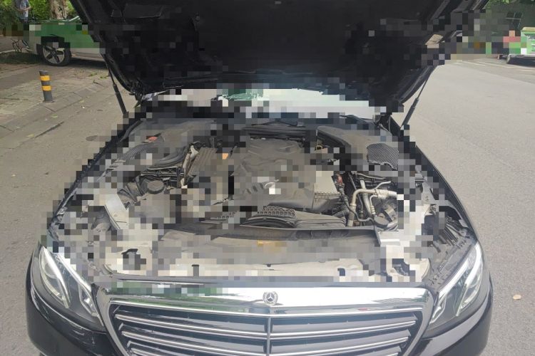 Used Mercedes-Benz E-Class 2019 E 200 L Engine Bay