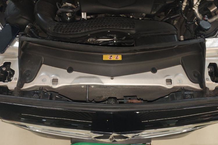 Used Mercedes-Benz E-Class 2019 E 300 L Sport Luxury Edition Engine Bay