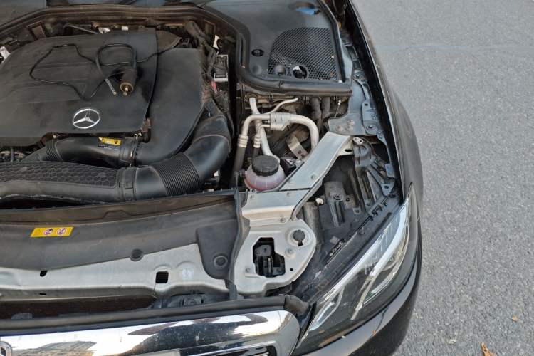 Used Mercedes-Benz E-Class 2019 E 260 L 4MATIC Engine Bay Left